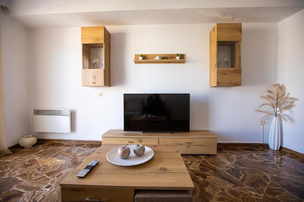Kallithea Deluxe Mytilene Exterior photo